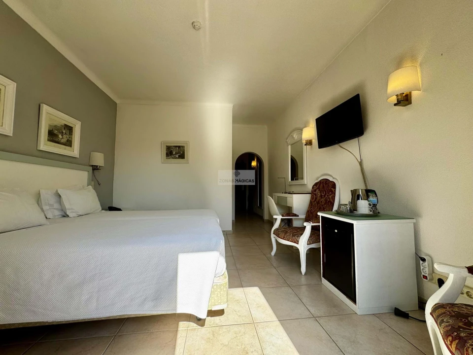 Moradia T25 para Venda em Lagos (São Sebastião e Santa Maria) Foto 18