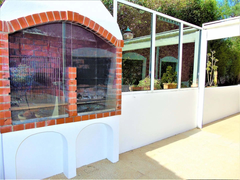 Moradia T25 para Venda em Lagos (São Sebastião e Santa Maria) Foto 8