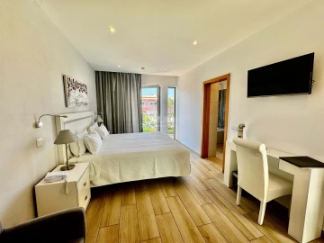 Moradia T25 para Venda em Lagos (São Sebastião e Santa Maria)