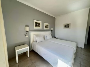 Moradia T25 para Venda em Lagos (São Sebastião e Santa Maria)