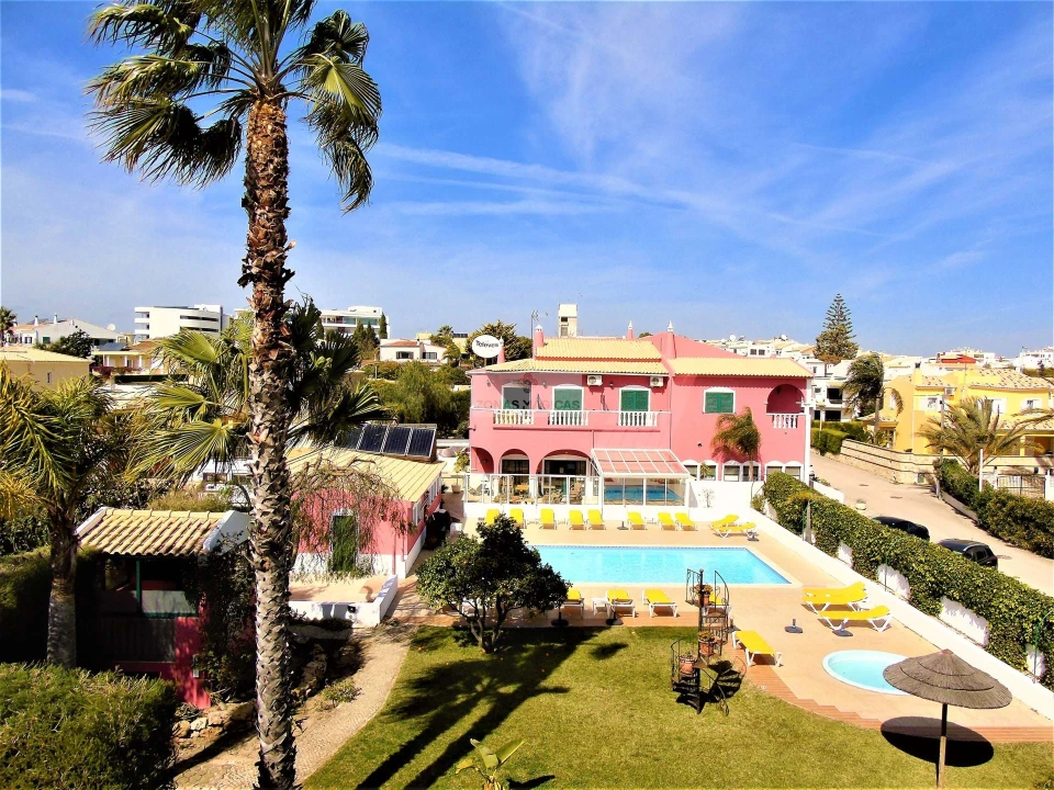 Moradia T25 para Venda em Lagos (São Sebastião e Santa Maria) Foto 1