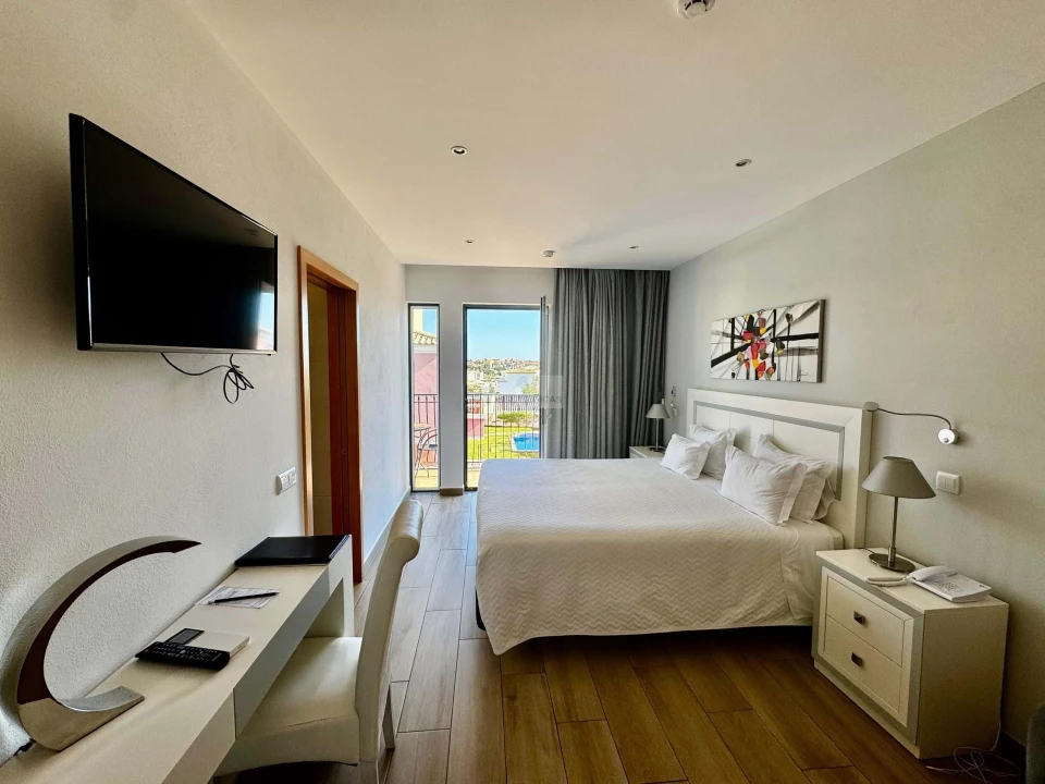 Moradia T25 para Venda em Lagos (São Sebastião e Santa Maria) Foto 30