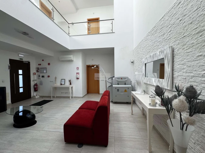 Moradia T25 para Venda em Lagos (São Sebastião e Santa Maria) Foto 34