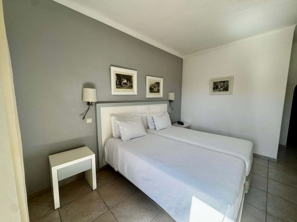 Moradia T25 para Venda em Lagos (São Sebastião e Santa Maria) Foto 17