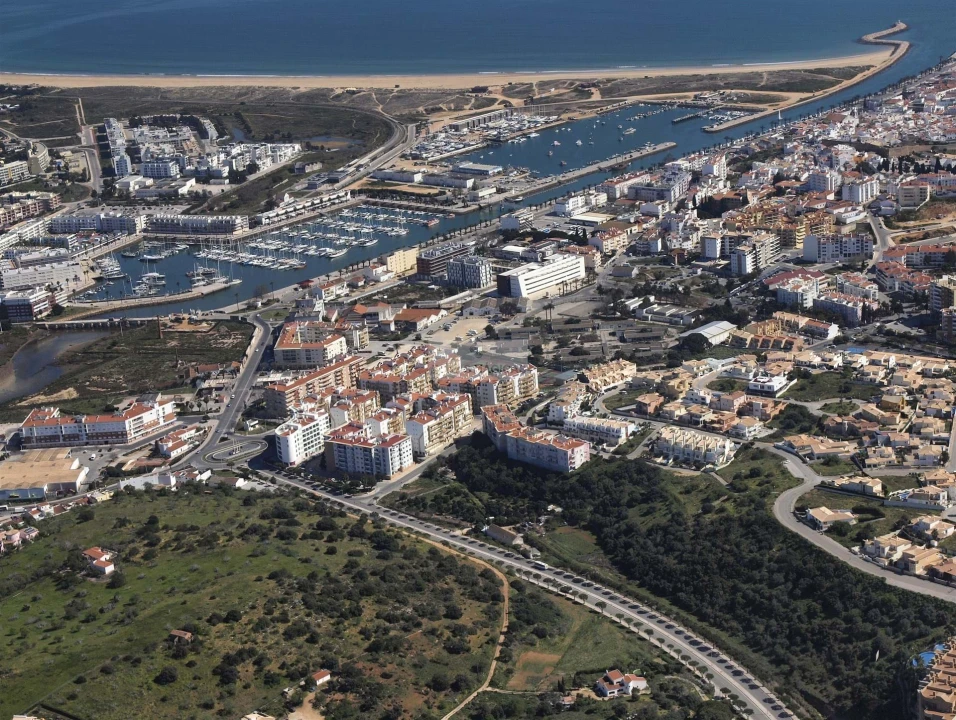 Terreno para Venda em Lagos (São Sebastião e Santa Maria) Foto 2