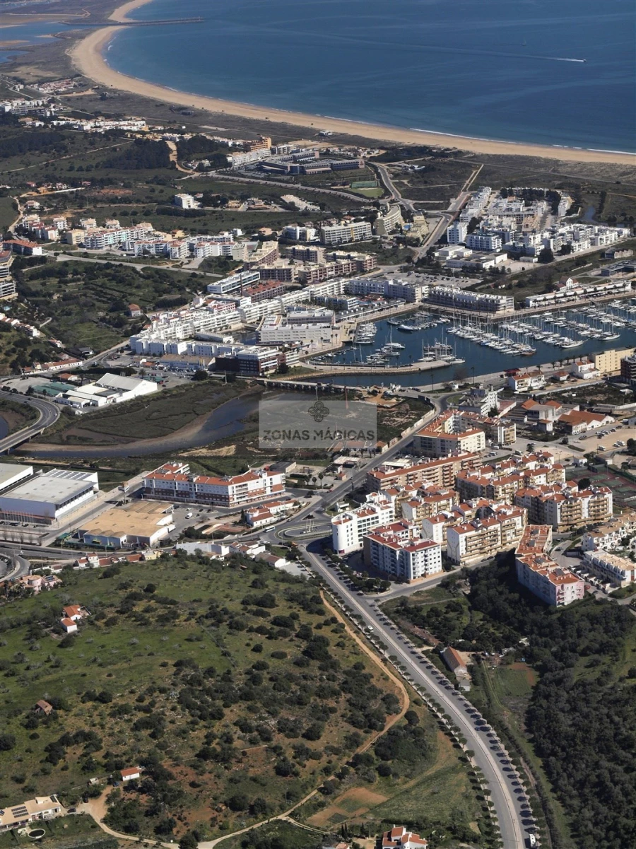 Terreno para Venda em Lagos (São Sebastião e Santa Maria)