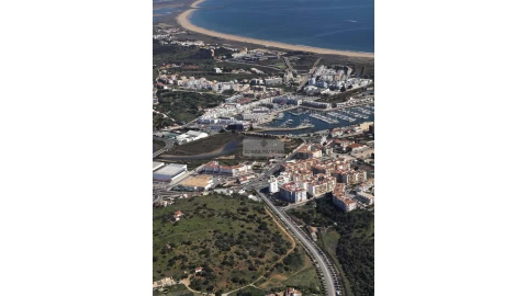 Terreno para Venda em Lagos (São Sebastião e Santa Maria)