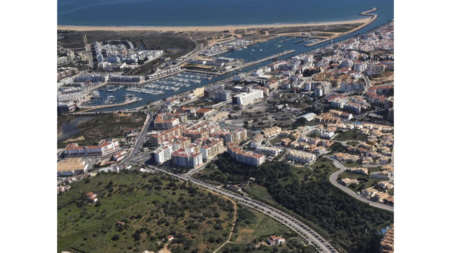 Terreno para Venda em Lagos (São Sebastião e Santa Maria) Foto 2
