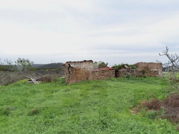 Terreno para Venda em Lagos (São Sebastião e Santa Maria)