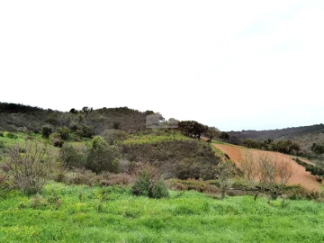 Terreno para Venda em Lagos (São Sebastião e Santa Maria)