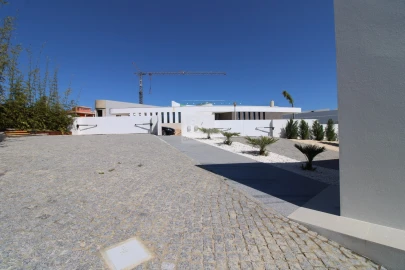 Moradia T4 para Venda em Lagos (São Sebastião e Santa Maria)