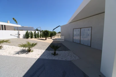 Moradia T4 para Venda em Lagos (São Sebastião e Santa Maria)