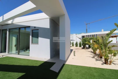 Moradia T4 para Venda em Lagos (São Sebastião e Santa Maria)