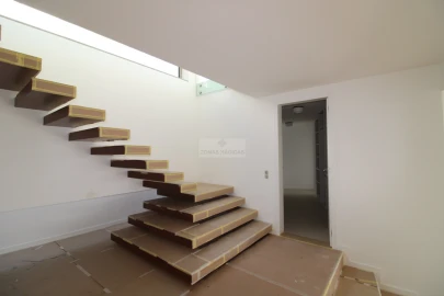 Moradia T4 para Venda em Lagos (São Sebastião e Santa Maria)