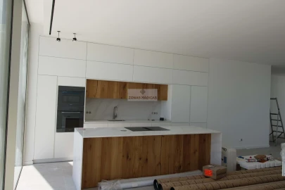 Moradia T4 para Venda em Lagos (São Sebastião e Santa Maria)