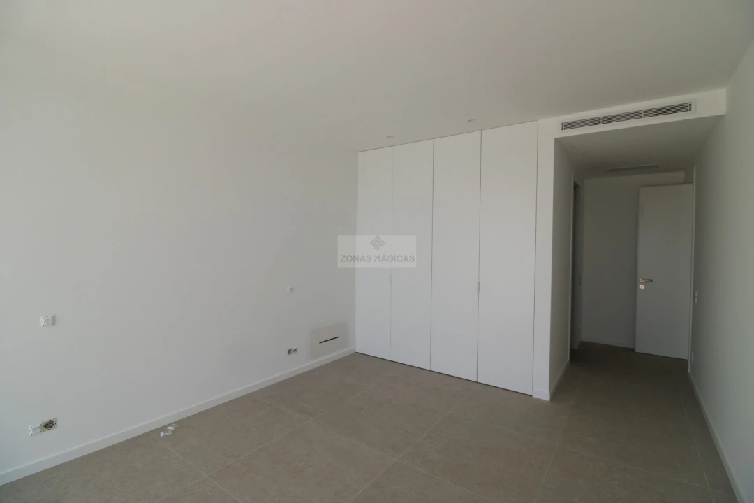 Moradia T4 para Venda em Lagos (São Sebastião e Santa Maria) Foto 40