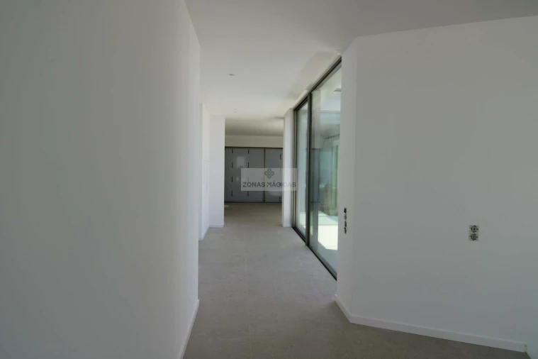 Moradia T4 para Venda em Lagos (São Sebastião e Santa Maria) Foto 14