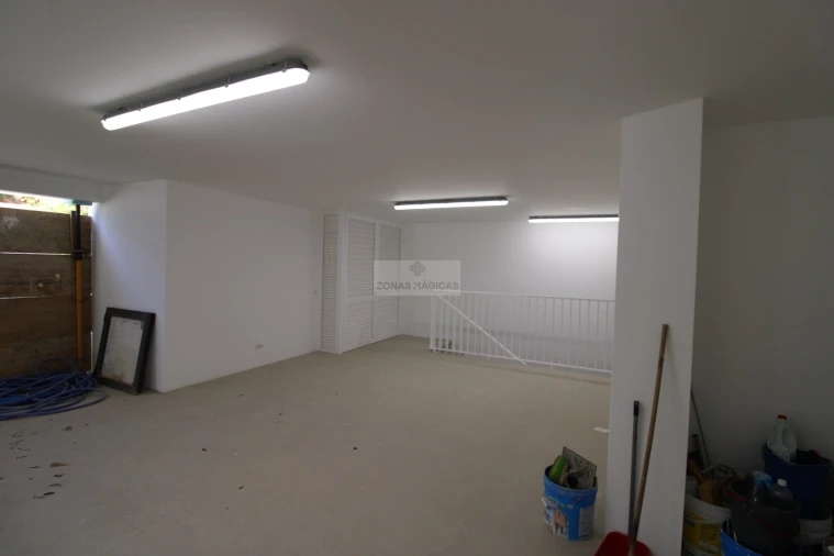 Moradia T4 para Venda em Lagos (São Sebastião e Santa Maria) Foto 45