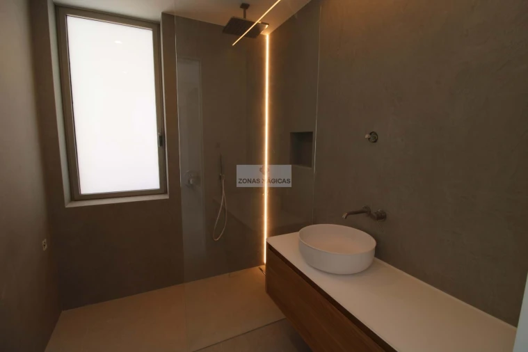 Moradia T4 para Venda em Lagos (São Sebastião e Santa Maria) Foto 42