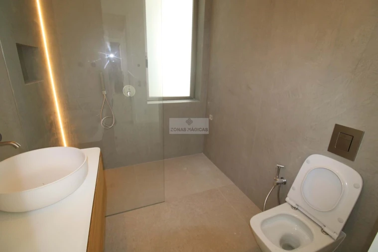 Moradia T4 para Venda em Lagos (São Sebastião e Santa Maria) Foto 38