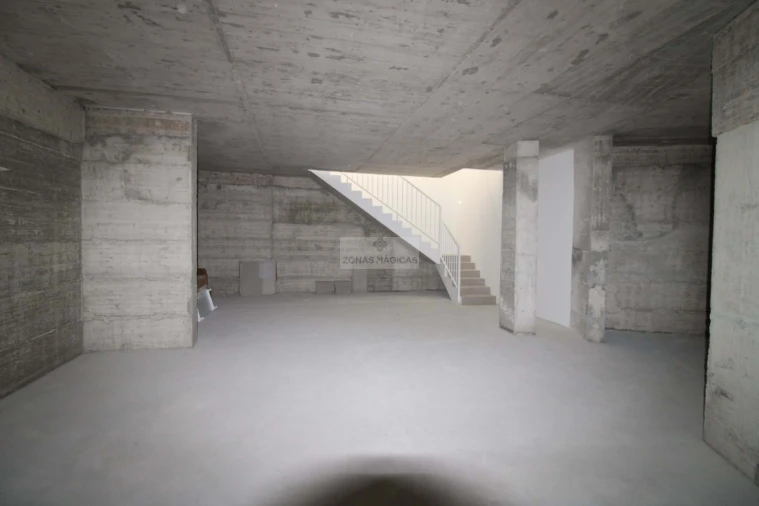 Moradia T4 para Venda em Lagos (São Sebastião e Santa Maria) Foto 53