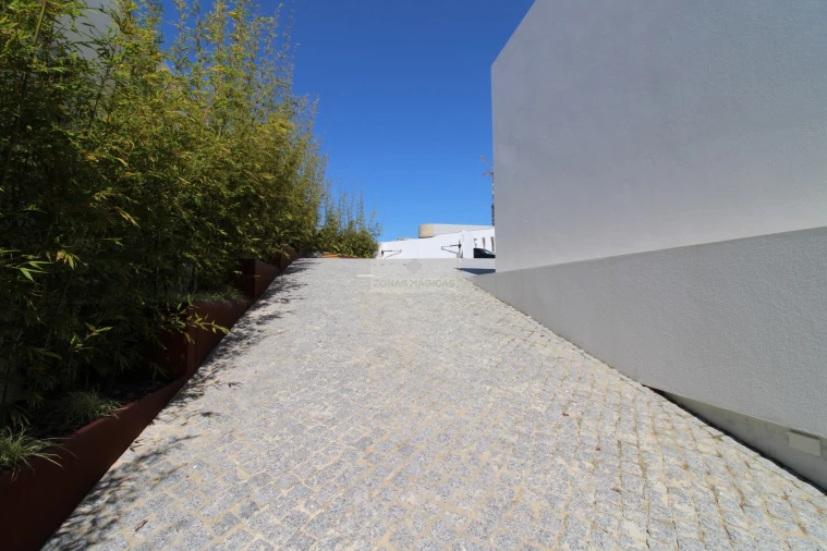 Moradia T4 para Venda em Lagos (São Sebastião e Santa Maria) Foto 57