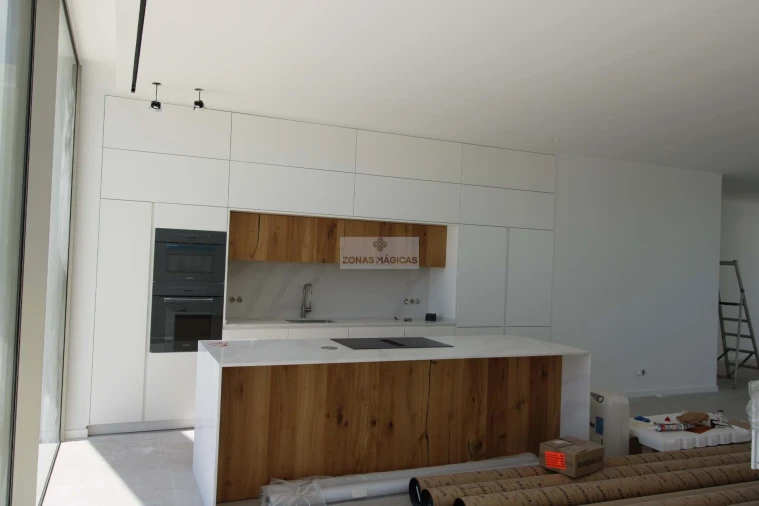 Moradia T4 para Venda em Lagos (São Sebastião e Santa Maria) Foto 8