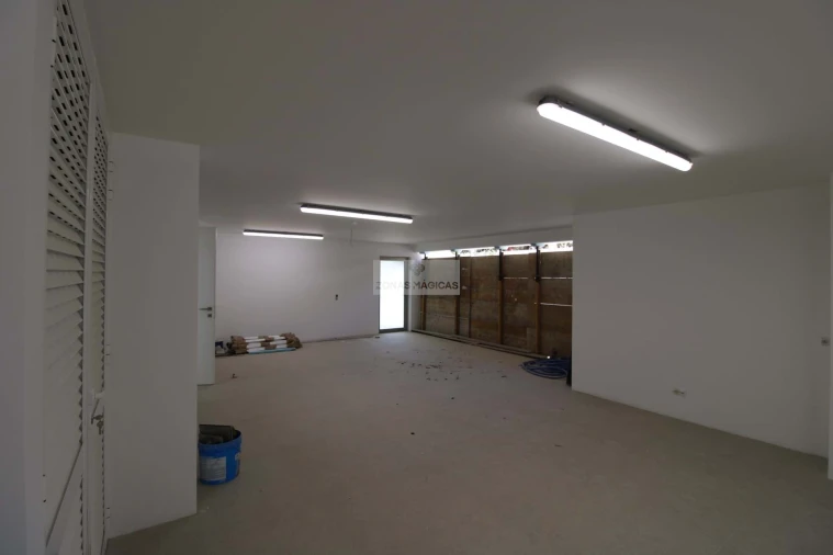 Moradia T4 para Venda em Lagos (São Sebastião e Santa Maria) Foto 46