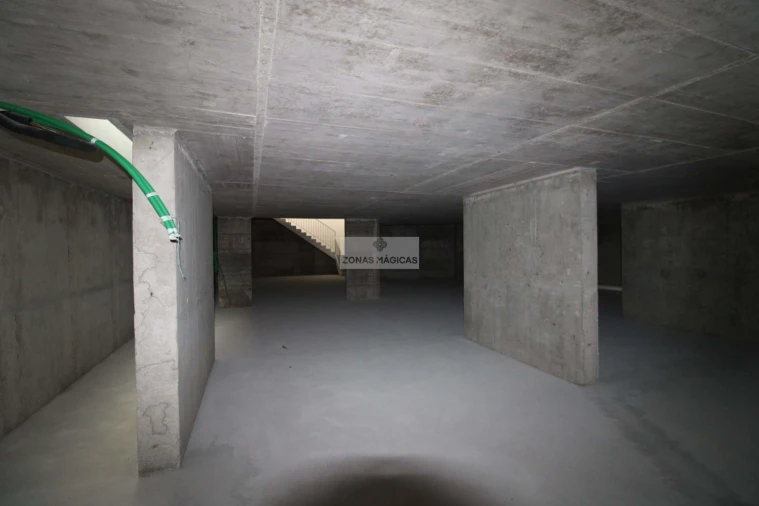 Moradia T4 para Venda em Lagos (São Sebastião e Santa Maria) Foto 52