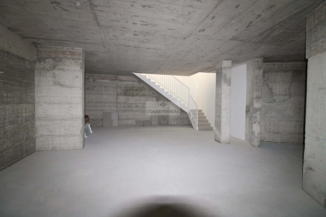 Moradia T4 para Venda em Lagos (São Sebastião e Santa Maria) Foto 53