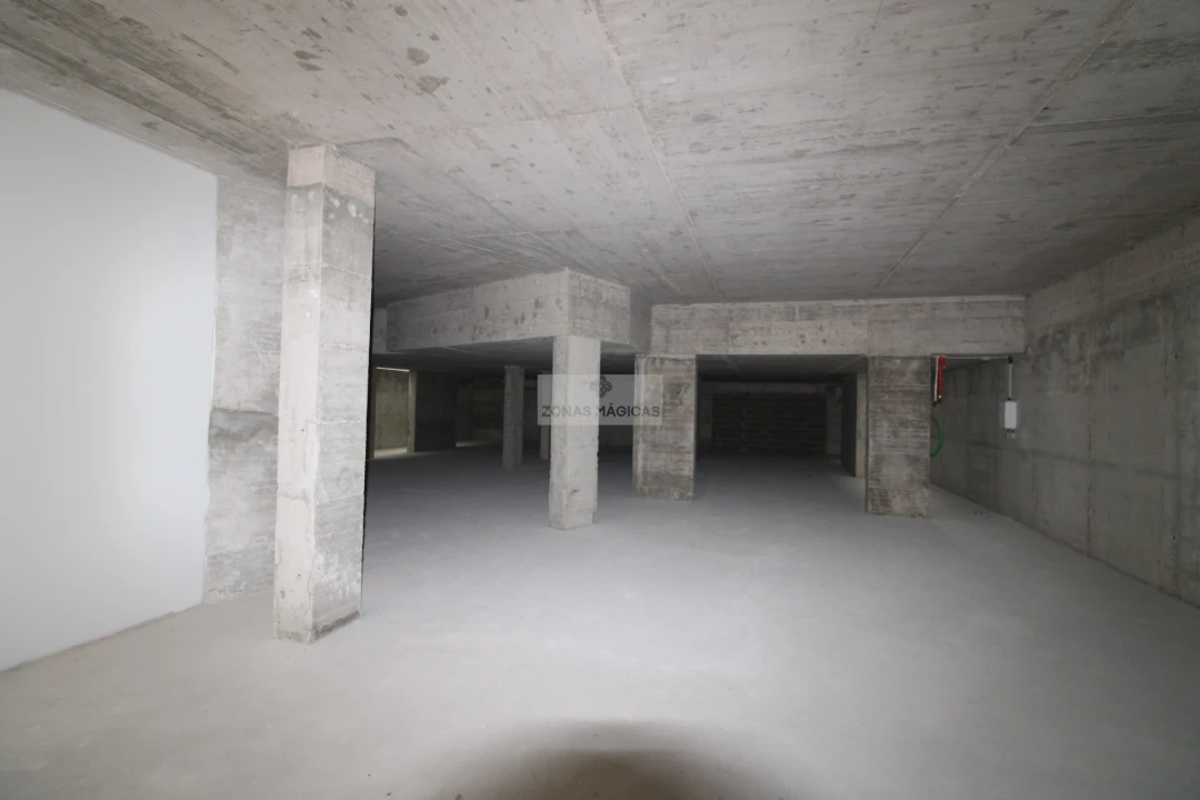 Moradia T4 para Venda em Lagos (São Sebastião e Santa Maria) Foto 49