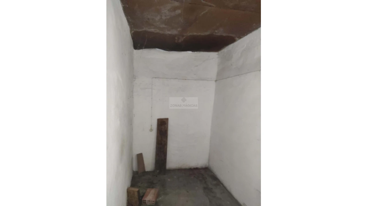 Terreno para Venda em Lagos (São Sebastião e Santa Maria) Foto 7