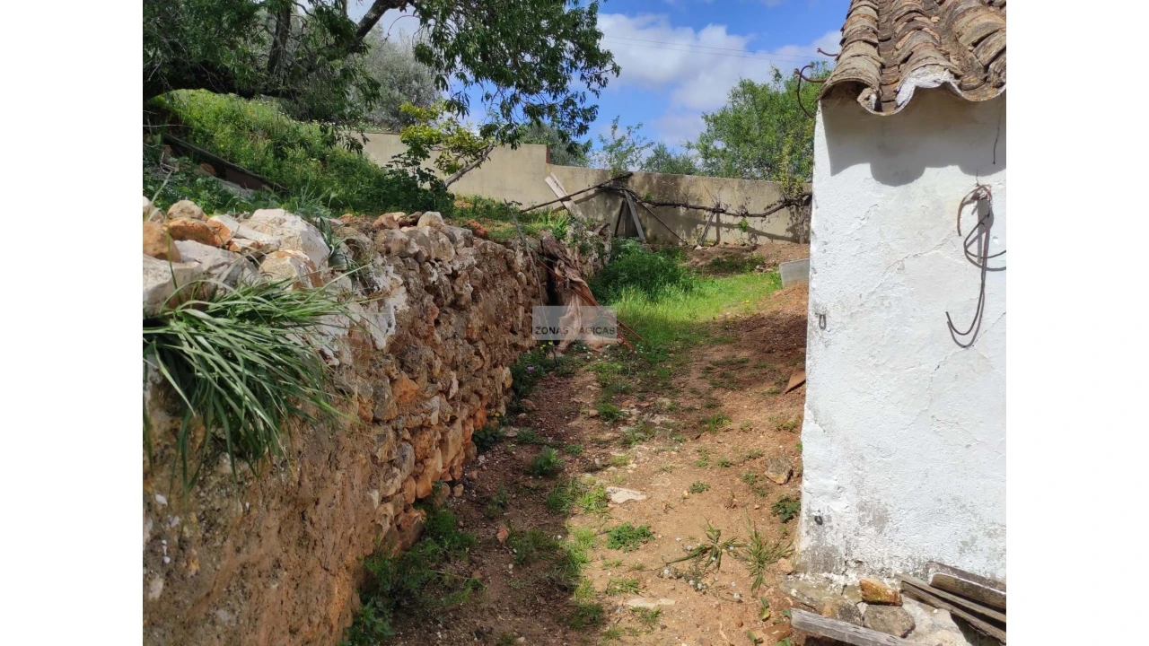 Terreno para Venda em Lagos (São Sebastião e Santa Maria) Foto 2