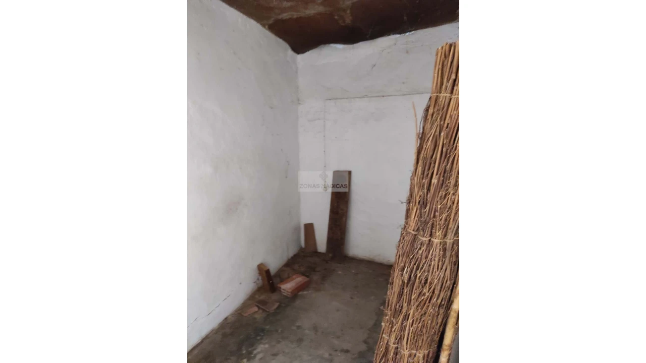 Terreno para Venda em Lagos (São Sebastião e Santa Maria) Foto 6