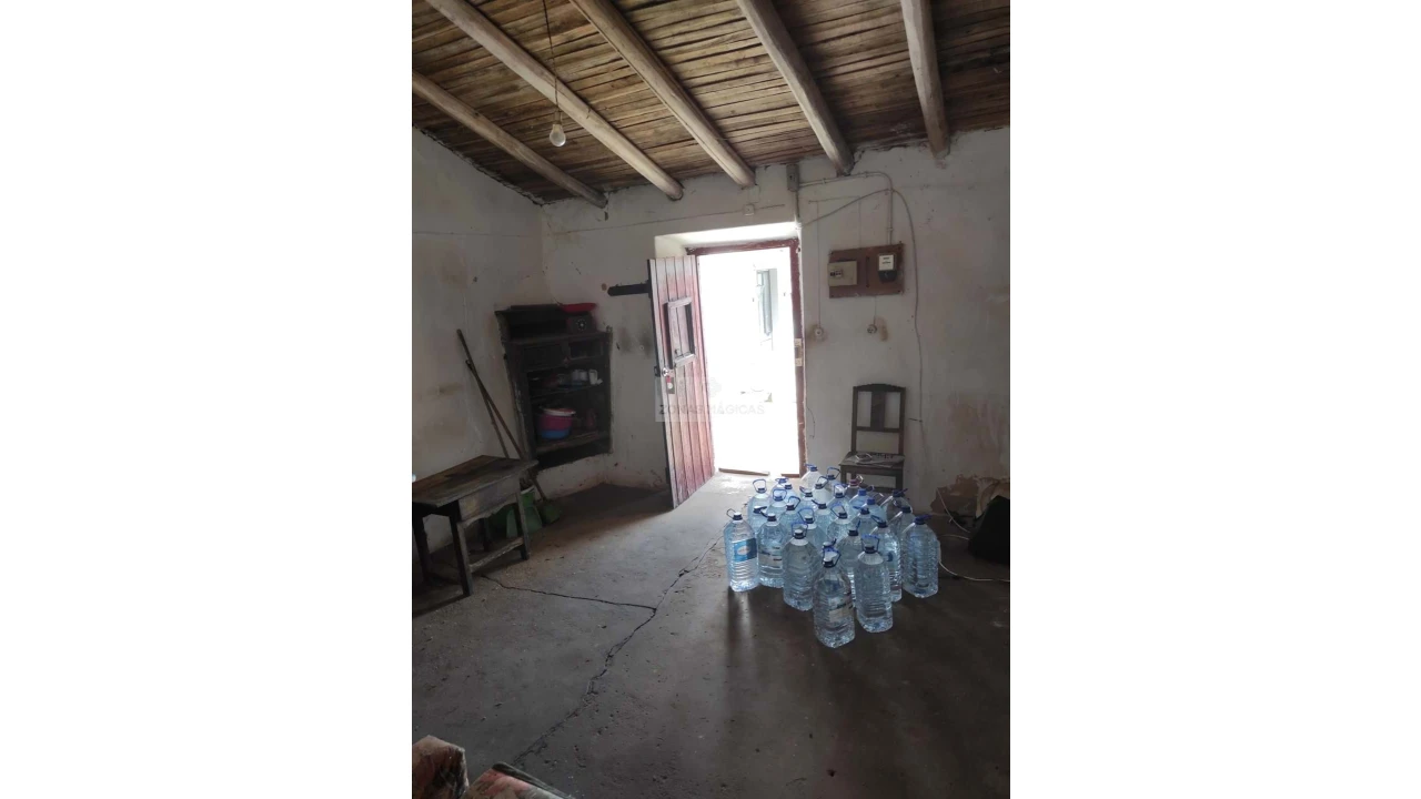 Terreno para Venda em Lagos (São Sebastião e Santa Maria) Foto 8