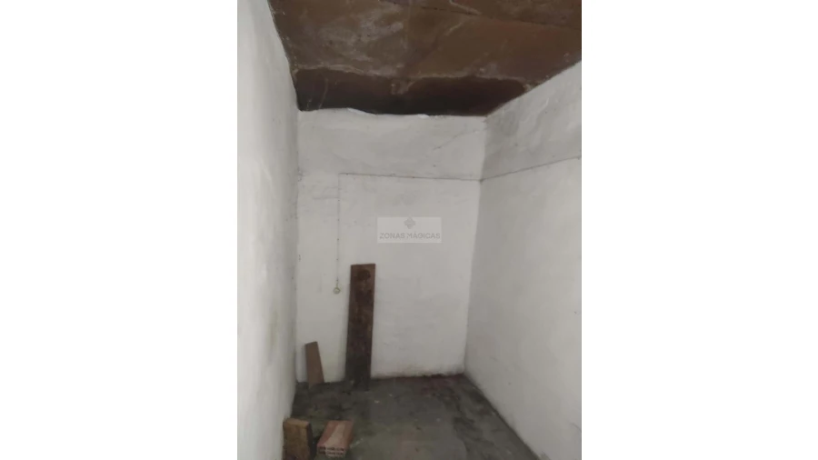 Terreno para Venda em Lagos (São Sebastião e Santa Maria) Foto 7