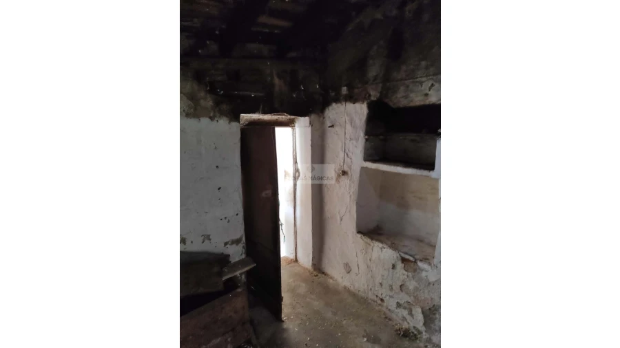 Terreno para Venda em Lagos (São Sebastião e Santa Maria) Foto 4