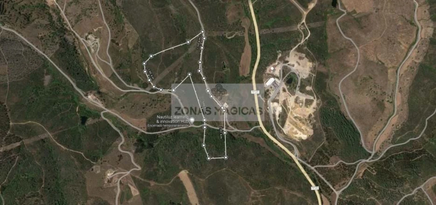 Terreno para Venda em Lagos (São Sebastião e Santa Maria) Foto 1