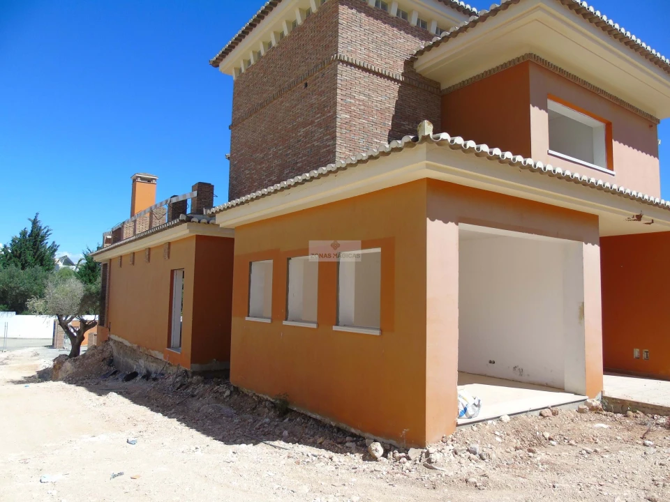 Moradia T5 para Venda em Lagos (São Sebastião e Santa Maria) Foto 40