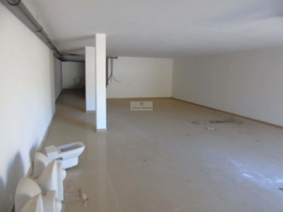 Moradia T5 para Venda em Lagos (São Sebastião e Santa Maria) Foto 6