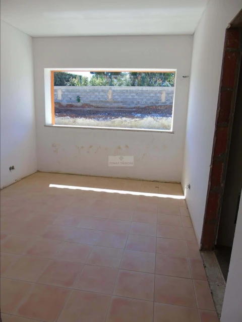 Moradia T5 para Venda em Lagos (São Sebastião e Santa Maria)