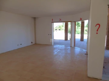 Moradia T5 para Venda em Lagos (São Sebastião e Santa Maria)