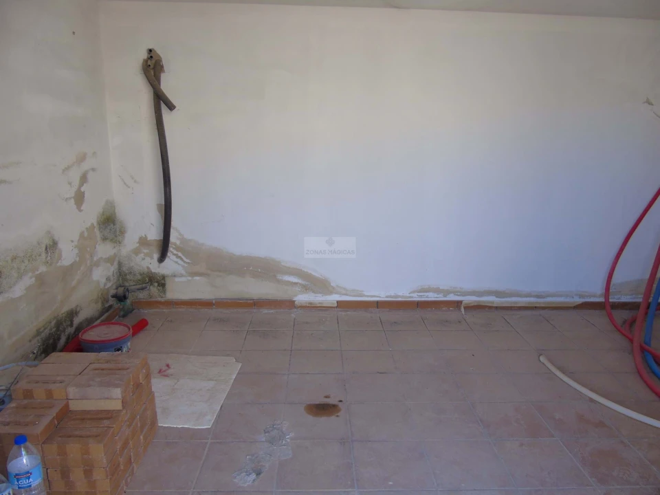 Moradia T5 para Venda em Lagos (São Sebastião e Santa Maria) Foto 4