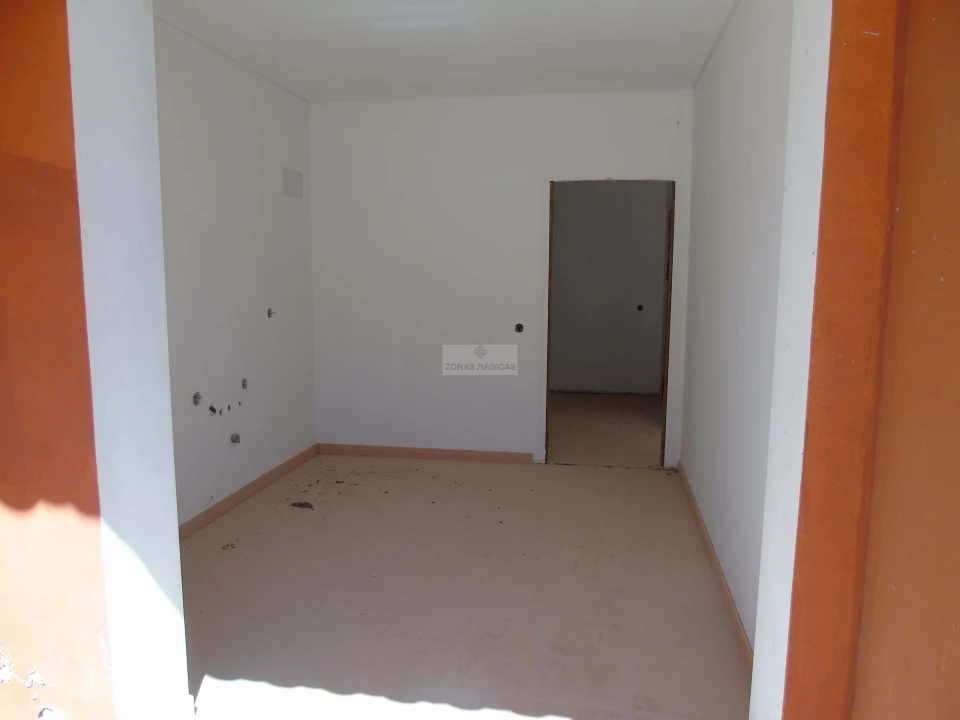 Moradia T5 para Venda em Lagos (São Sebastião e Santa Maria) Foto 36