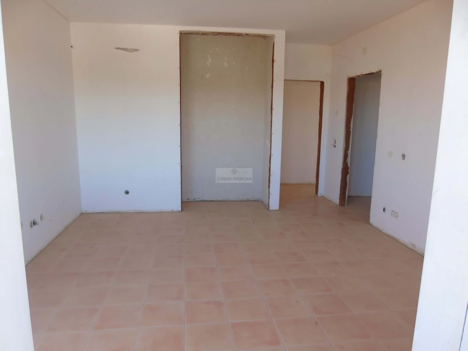 Moradia T5 para Venda em Lagos (São Sebastião e Santa Maria) Foto 15