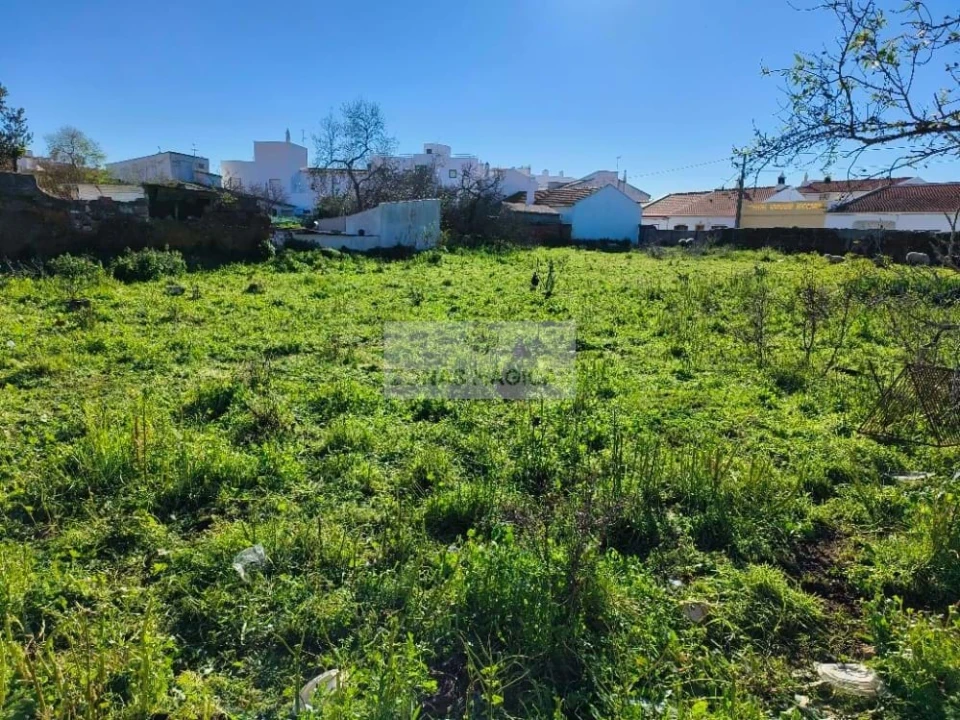 Terreno para Venda em Lagos (São Sebastião e Santa Maria) Foto 1