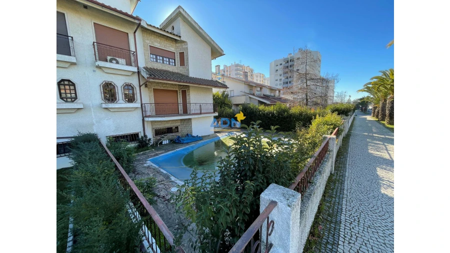 Moradia T10 para Venda em Castelo Branco Foto 3