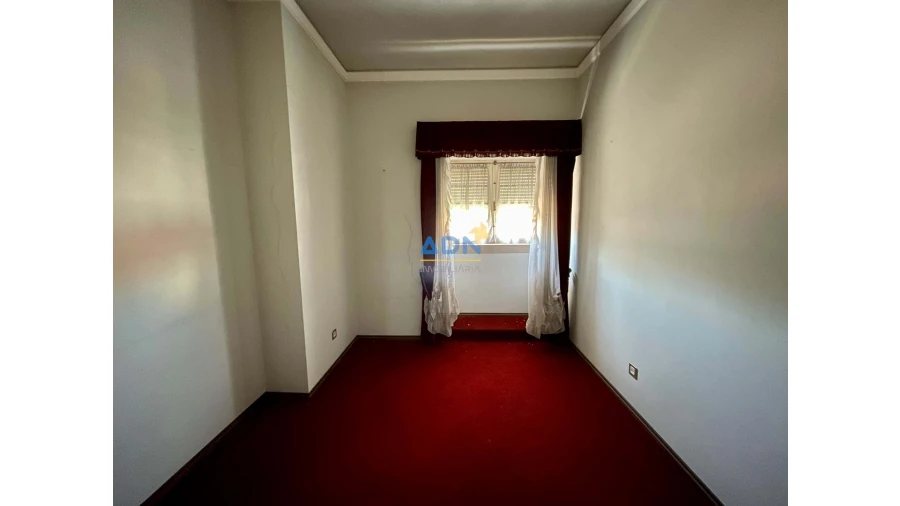 Apartamento T5 para Venda em Castelo Branco Foto 9