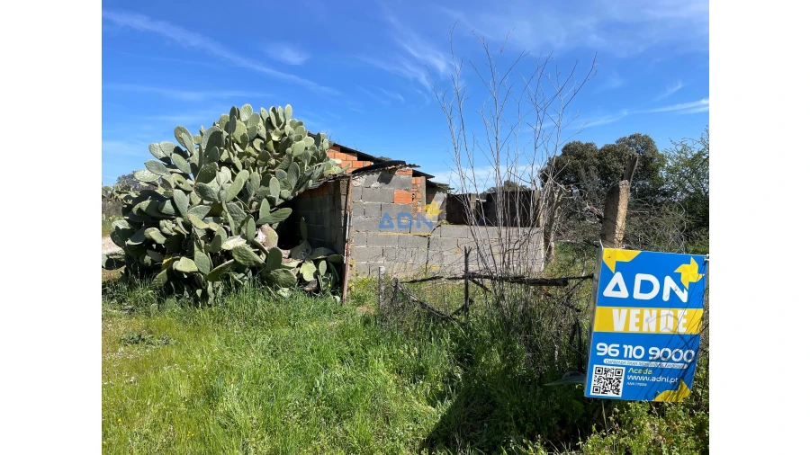 Terreno para Venda em Toulões Foto 4