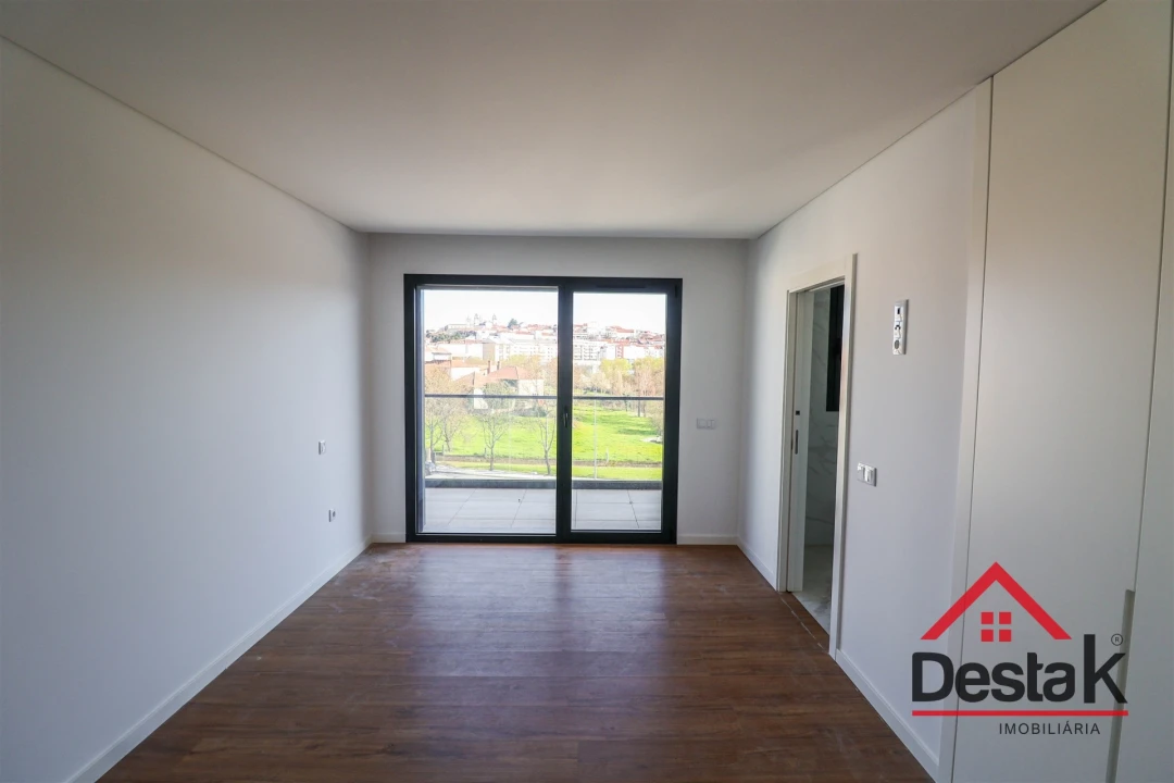 Apartamento T3 para Venda em Viseu Foto 13